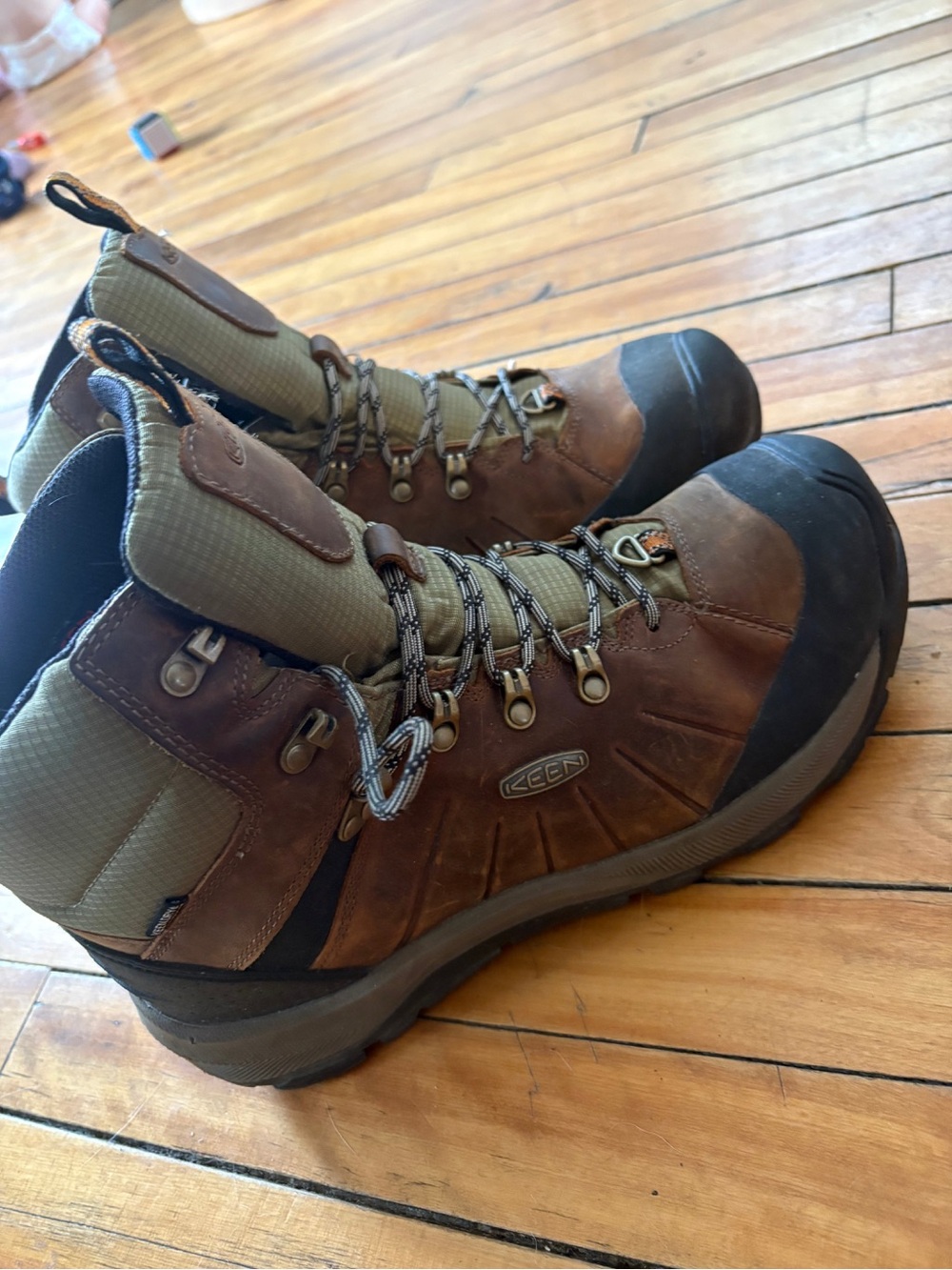 Keen Brown and Olive Men's Outdoor Boots value 100$
